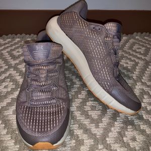 Women’s Under Armour sneakers! Worn lightly